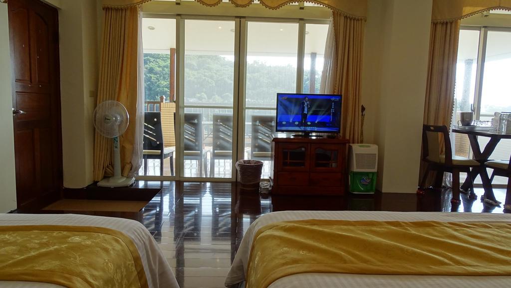 Emoonten Homestay Sanzhi Exterior photo